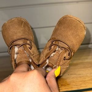 UGG - Neumel toddler boots, size 2/3C